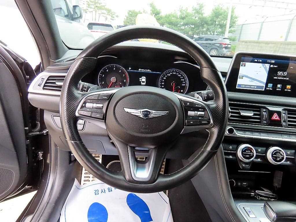 제네시스 G70 2.0T AWD 스포츠 패키지 이미지 8