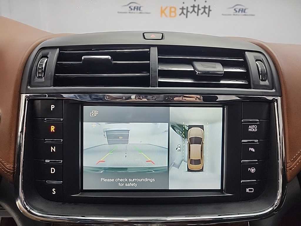링컨 컨티넨탈 컨티넨탈 10세대 3.0 AWD 프레지덴셜 이미지 17