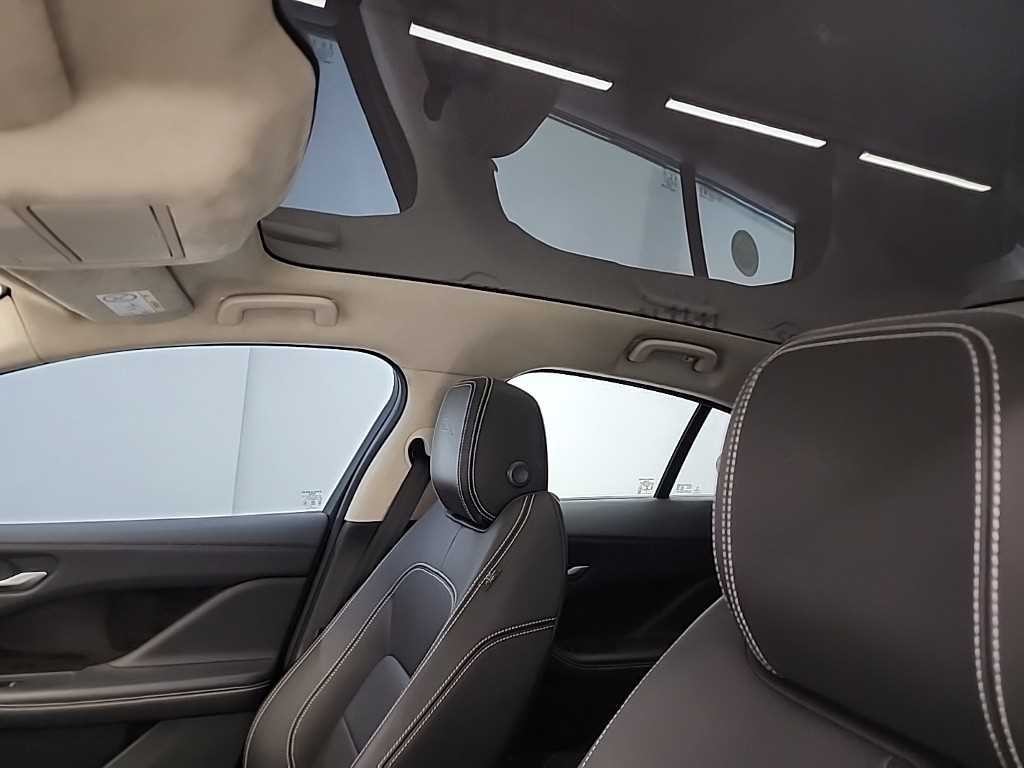 재규어 I-PACE EV400 퍼스트 에디션 이미지 14