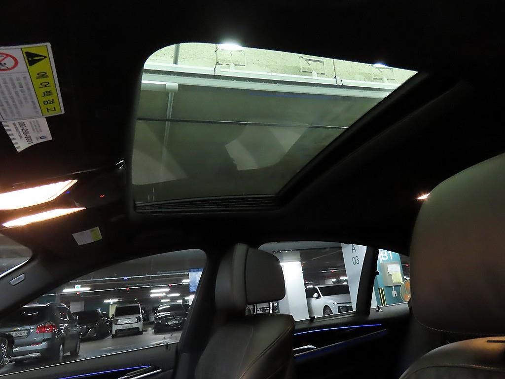 BMW 5시리즈 5시리즈 (G30) 530i xDrive M 스포츠 플러스 이미지 16