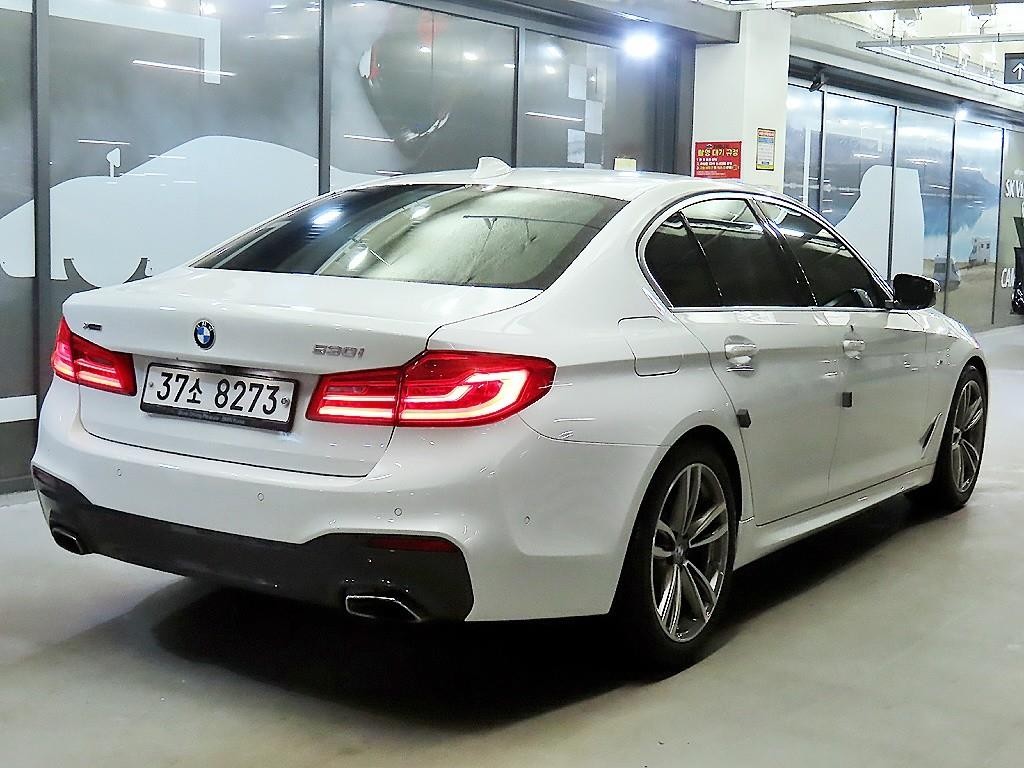 BMW 5시리즈 5시리즈 (G30) 530i xDrive M 스포츠 플러스 이미지 4