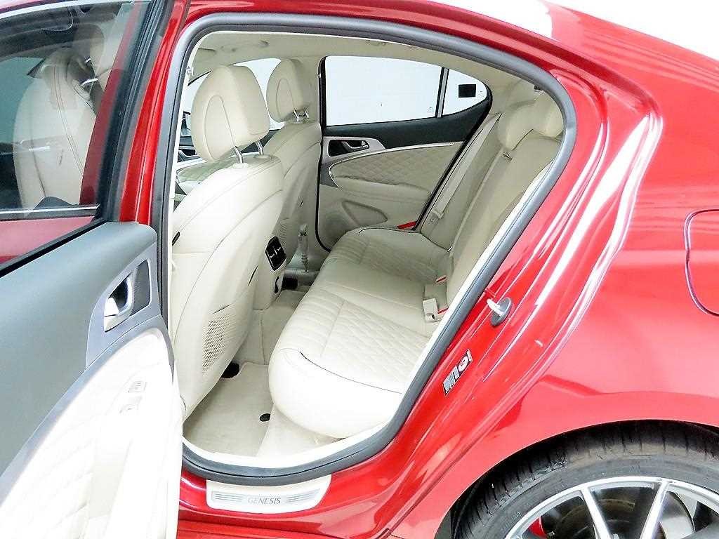 제네시스 G70 2.0T AWD 스포츠 패키지 이미지 14