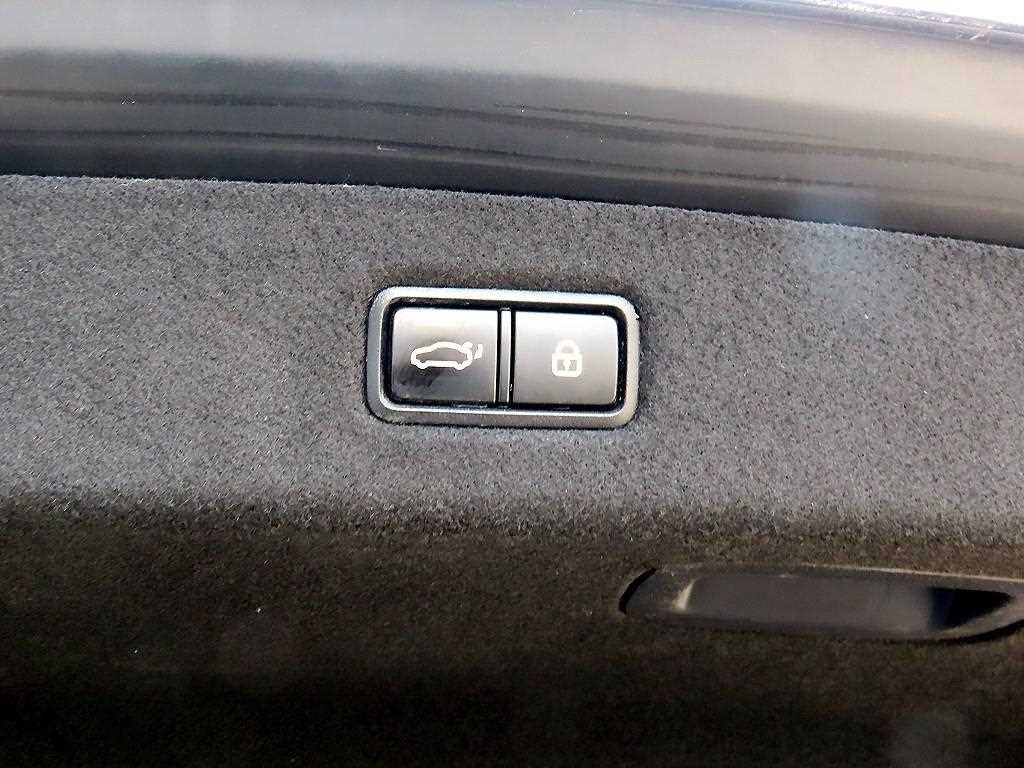 제네시스 EQ900 3.8 GDI AWD 프리미엄 럭셔리 이미지 17