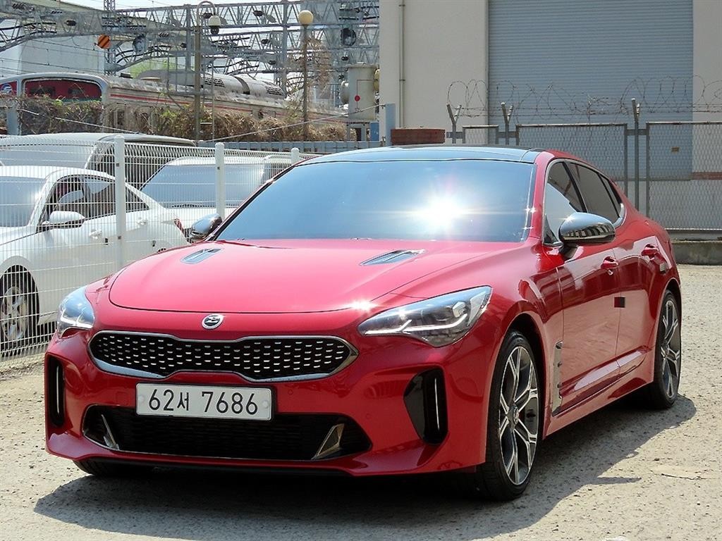기아 스팅어 가솔린 2.0 터보 AWD 플래티넘 이미지 2