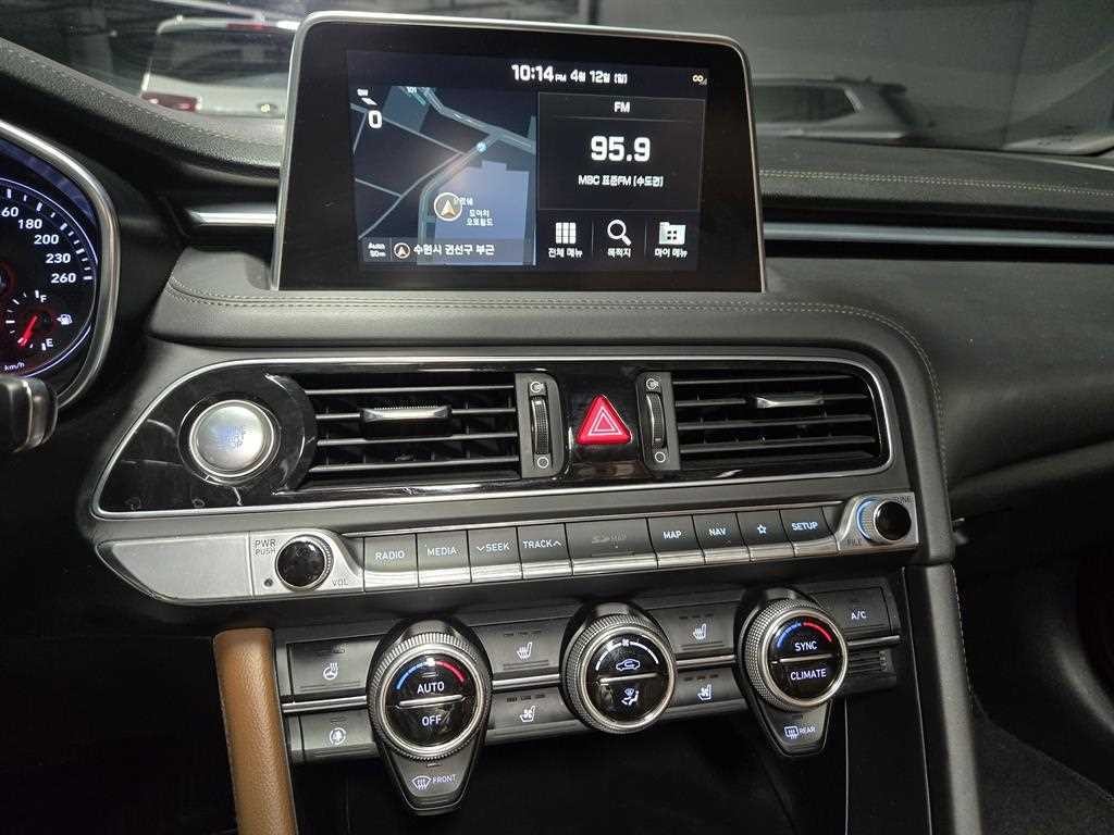 제네시스 G70 2.0T AWD 엘리트 이미지 13