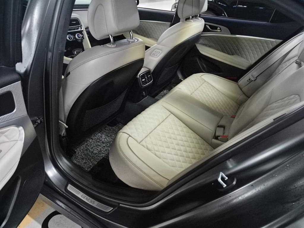제네시스 G70 더 뉴 G70 디젤 2.2D 2WD 스포츠 패키지 이미지 9