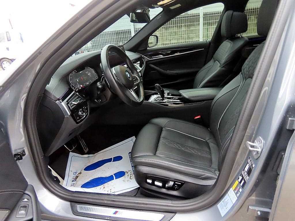 BMW 5시리즈 5시리즈 (G30) 530e M 스포츠 이미지 5