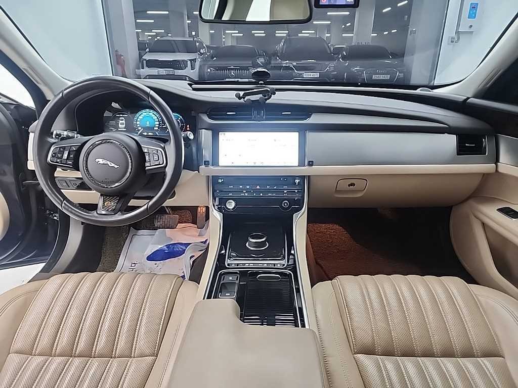 재규어 XF XF(X260) 2.0D 프레스티지 AWD 이미지 1
