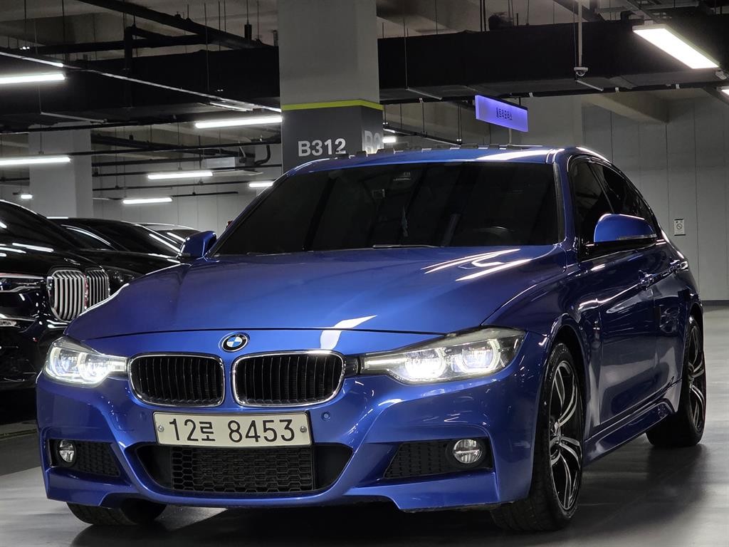 BMW 3시리즈 3시리즈 (F30) 330i M 스포츠 이미지 1