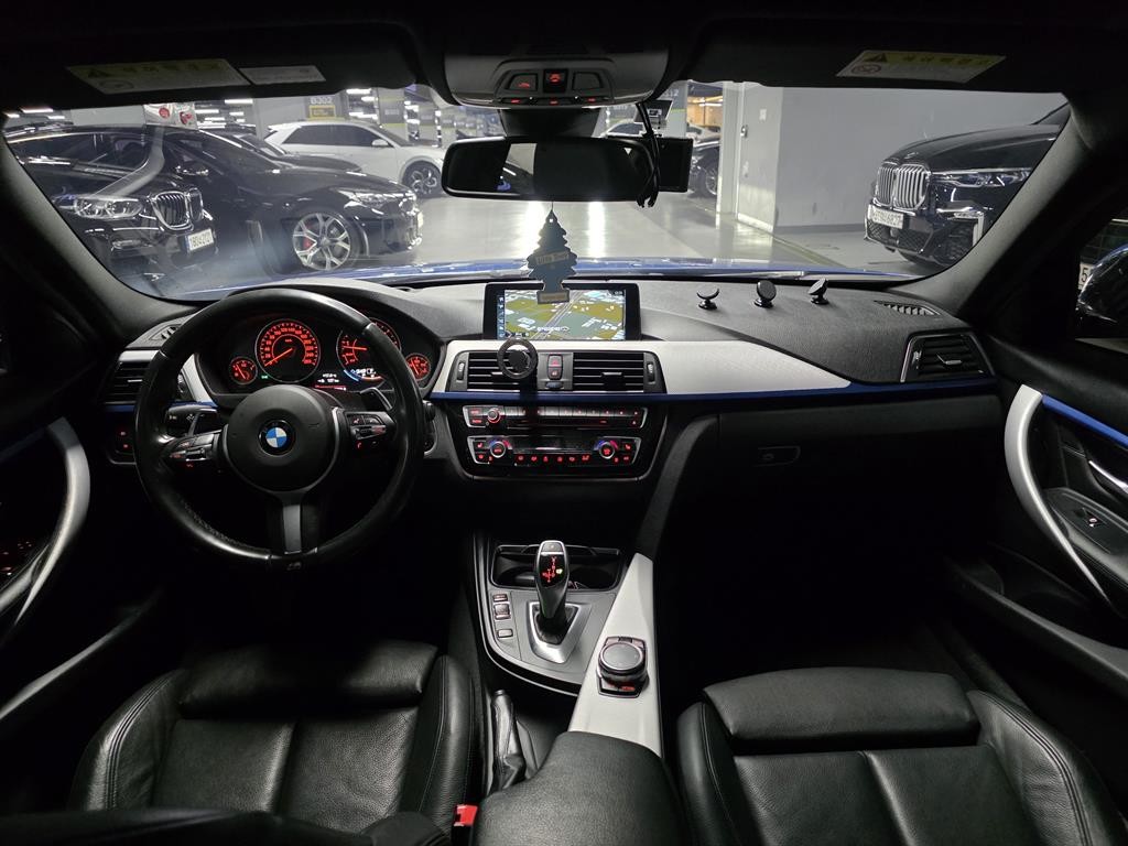 BMW 3시리즈 3시리즈 (F30) 330i M 스포츠 이미지 5