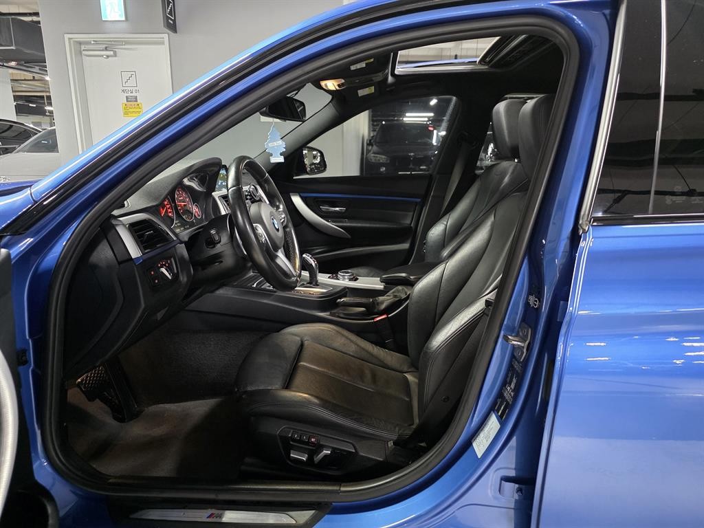 BMW 3시리즈 3시리즈 (F30) 330i M 스포츠 이미지 7