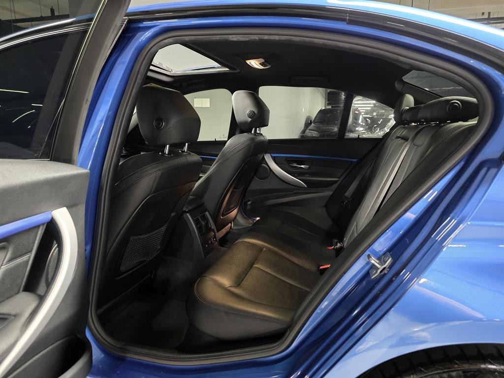 BMW 3시리즈 3시리즈 (F30) 330i M 스포츠 이미지 8