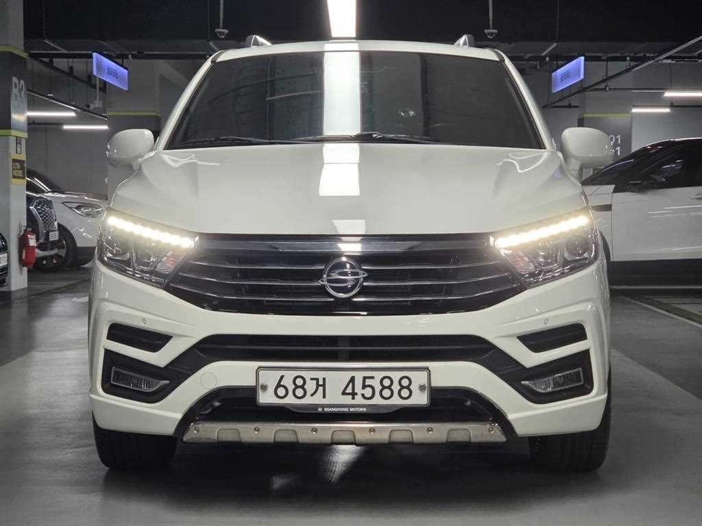 KG모빌리티(쌍용) 코란도 코란도투리스모 4WD TX 9인승 이미지 1