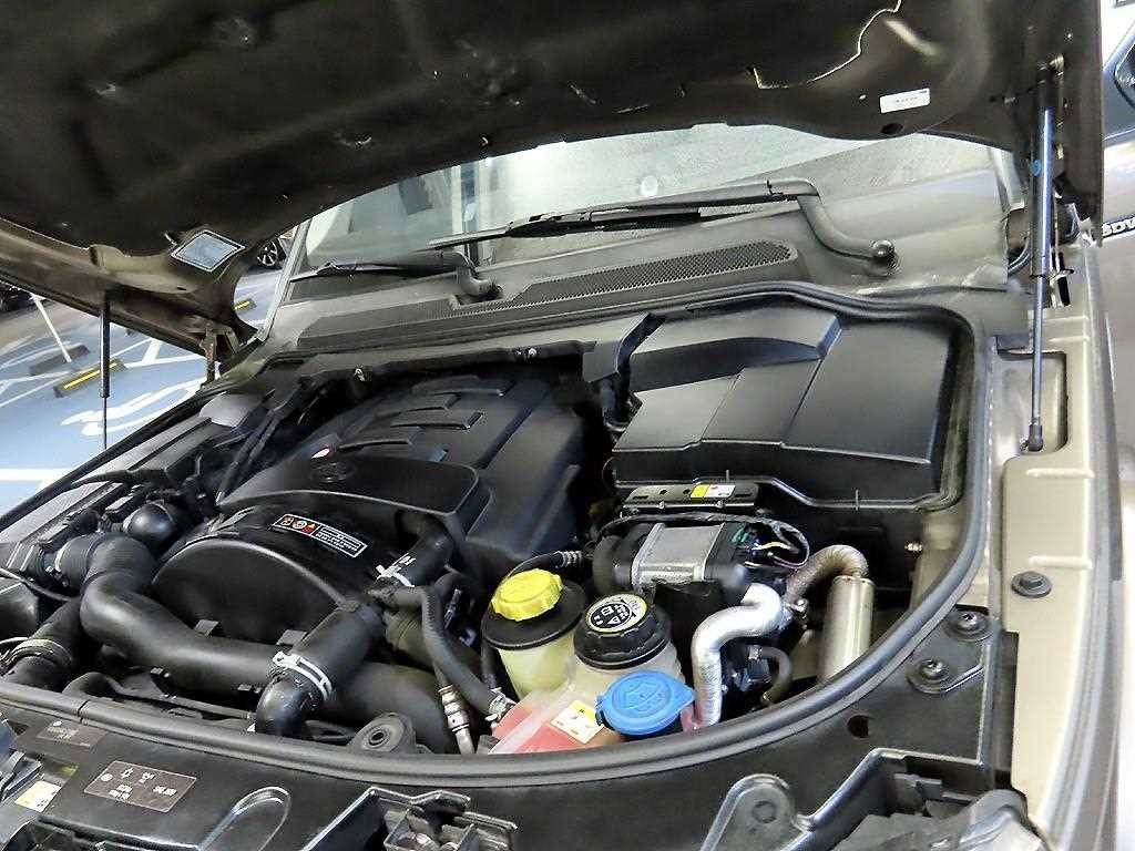 랜드로버 디스커버리 디스커버리4 3.0 SDV6 HSE 이미지 19