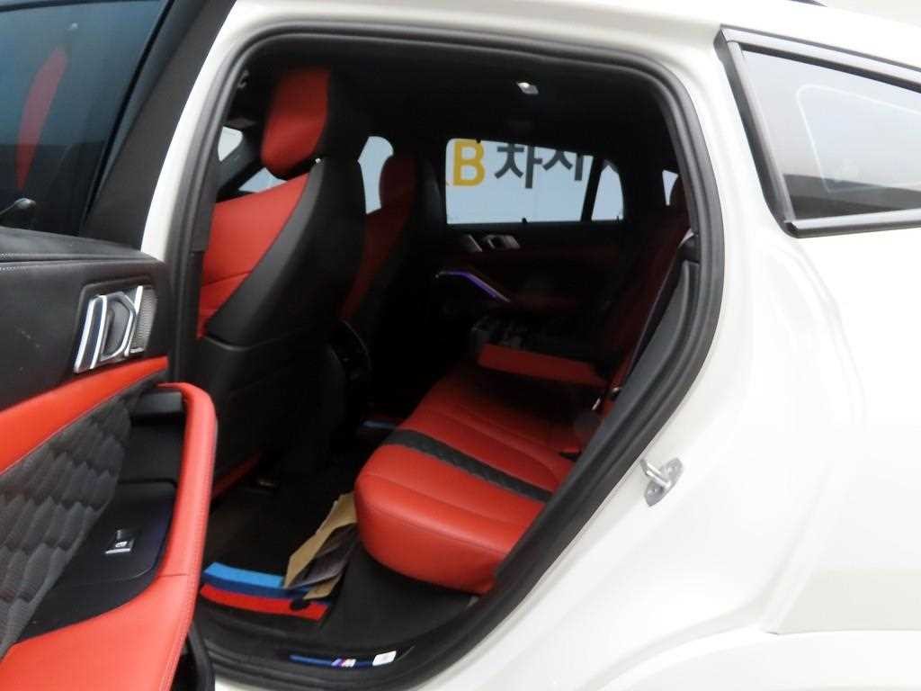 BMW X6M X6M (F96) 4.4 컴페티션 이미지 13