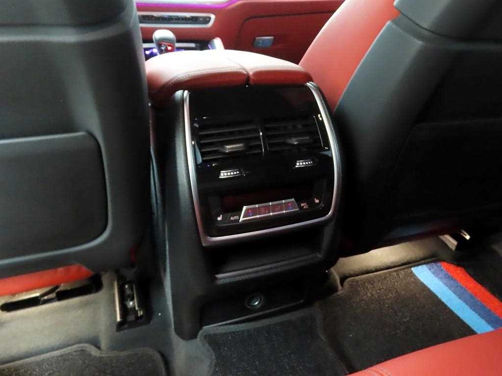 BMW X6M X6M (F96) 4.4 컴페티션 이미지 16