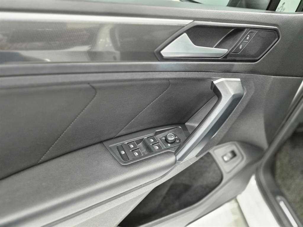 폭스바겐 티구안 티구안(2세대) 2.0 TDI 프리미엄 이미지 12