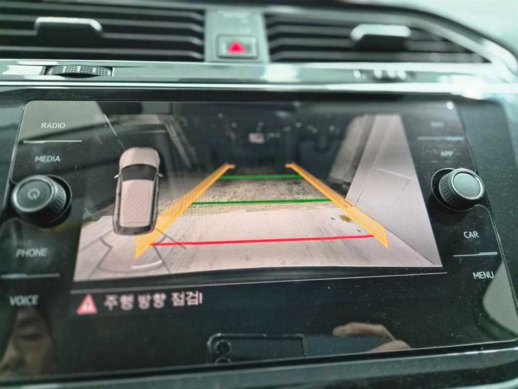 폭스바겐 티구안 티구안(2세대) 2.0 TDI 프리미엄 이미지 15