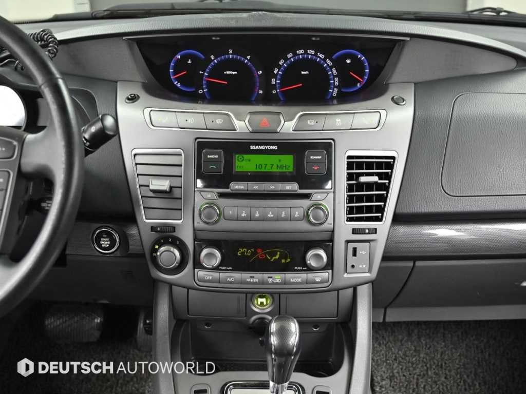 KG모빌리티(쌍용) 코란도 코란도투리스모 4WD GT 11인승 이미지 14