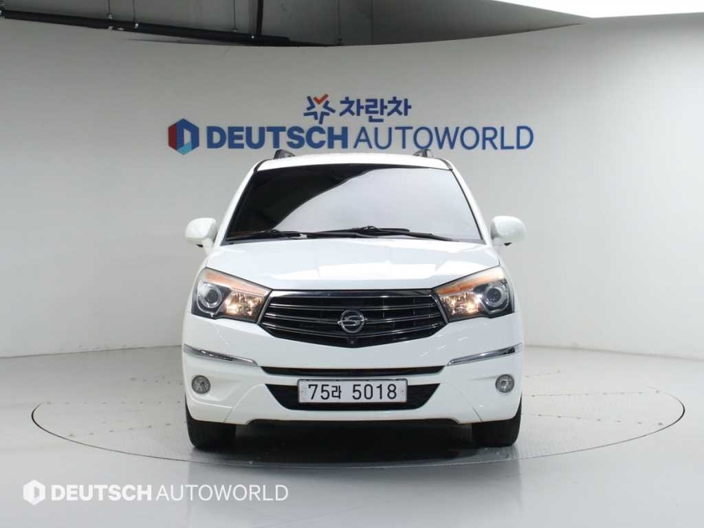 KG모빌리티(쌍용) 코란도 코란도투리스모 4WD GT 11인승 이미지 3