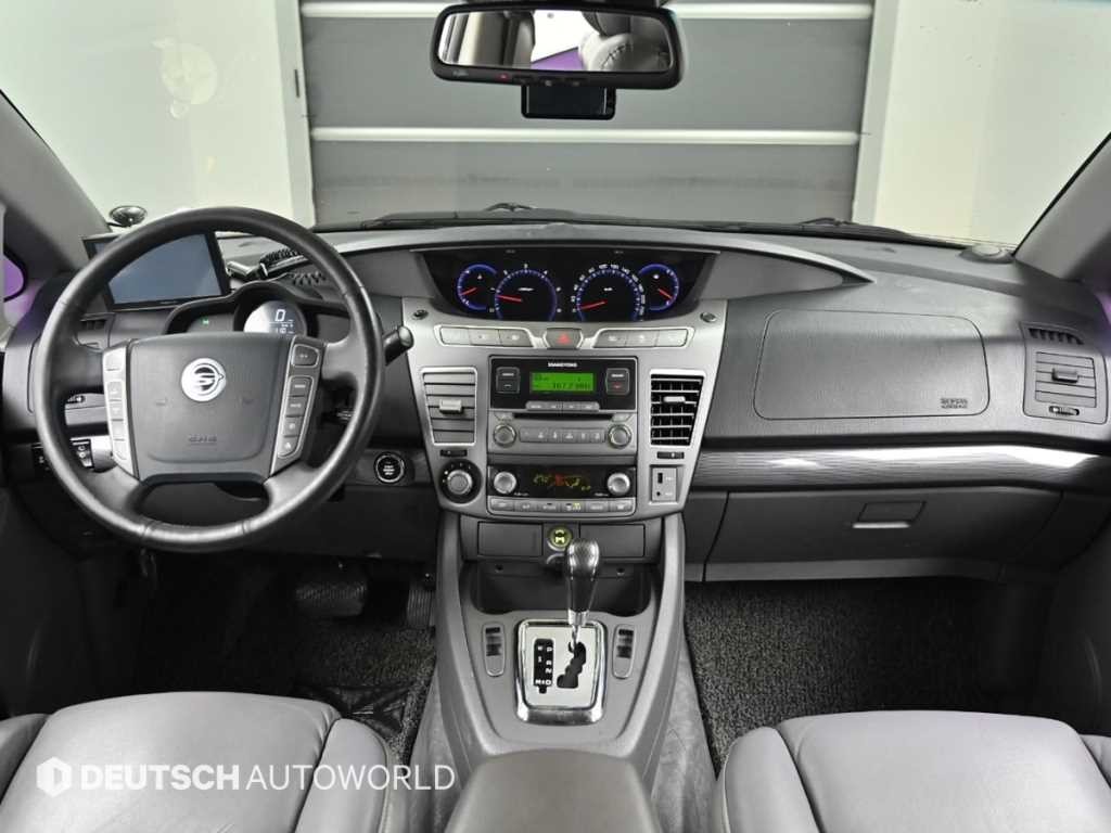 KG모빌리티(쌍용) 코란도 코란도투리스모 4WD GT 11인승 이미지 7