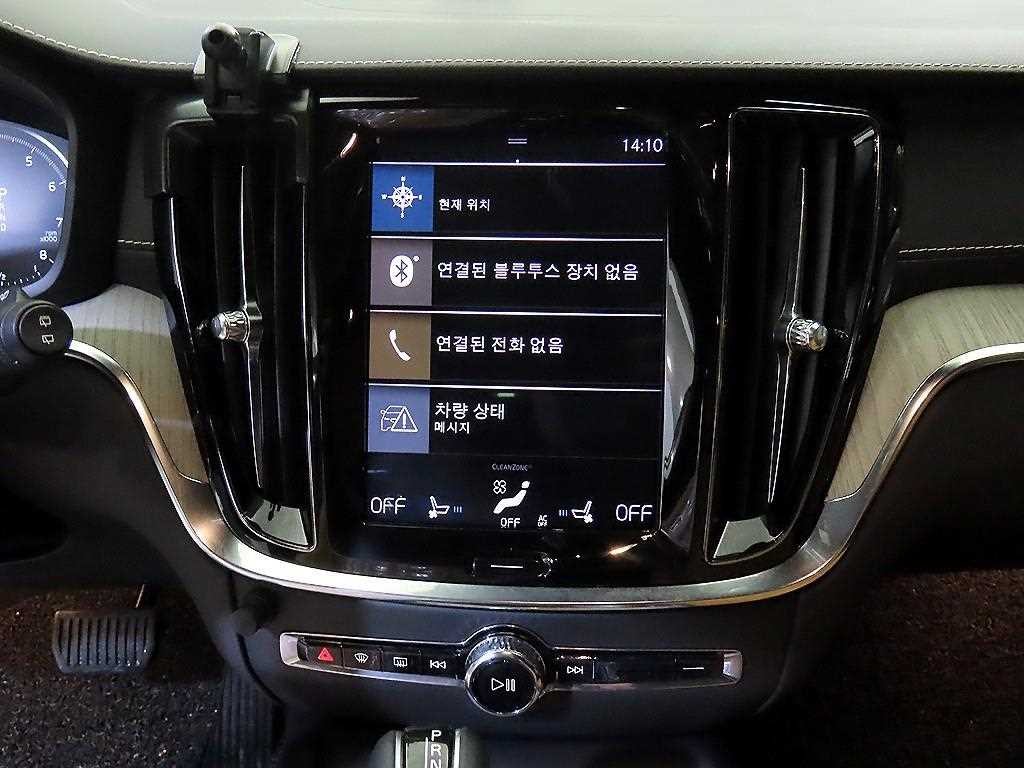 볼보 V60 V60 크로스 컨트리 2세대 2.0 T5 프로 AWD 이미지 11