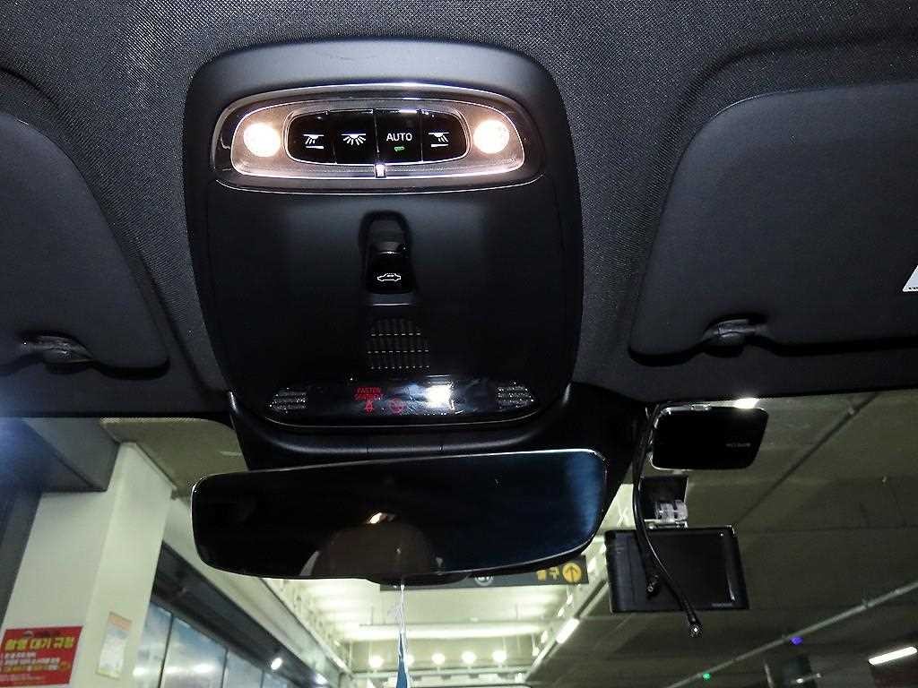 볼보 V60 V60 크로스 컨트리 2세대 2.0 T5 프로 AWD 이미지 14