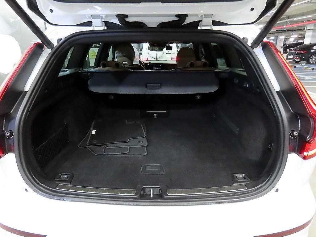 볼보 V60 V60 크로스 컨트리 2세대 2.0 T5 프로 AWD 이미지 16