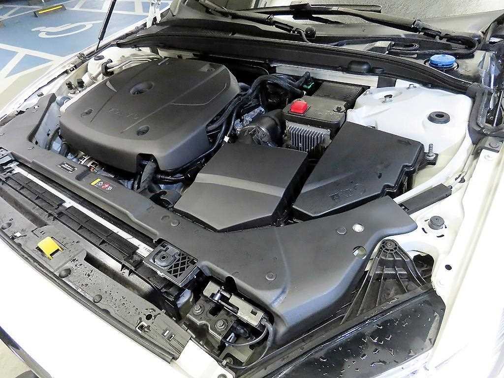 볼보 V60 V60 크로스 컨트리 2세대 2.0 T5 프로 AWD 이미지 19