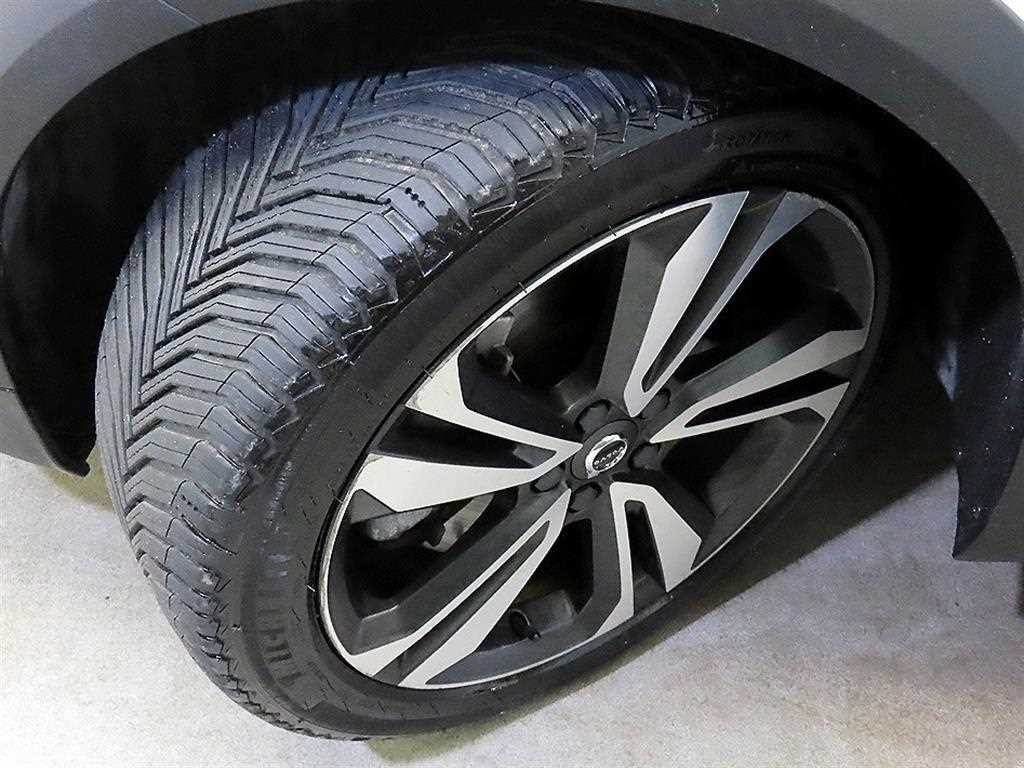 볼보 V60 V60 크로스 컨트리 2세대 2.0 T5 프로 AWD 이미지 20