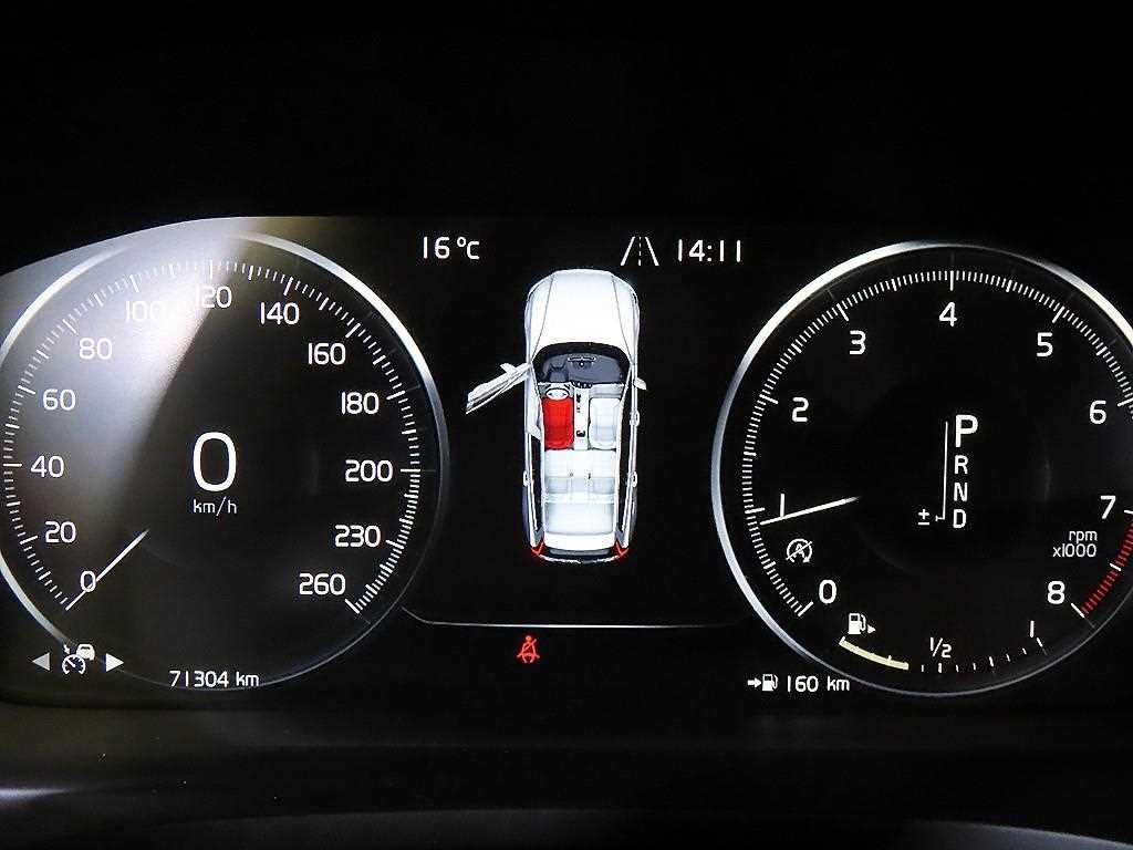 볼보 V60 V60 크로스 컨트리 2세대 2.0 T5 프로 AWD 이미지 9