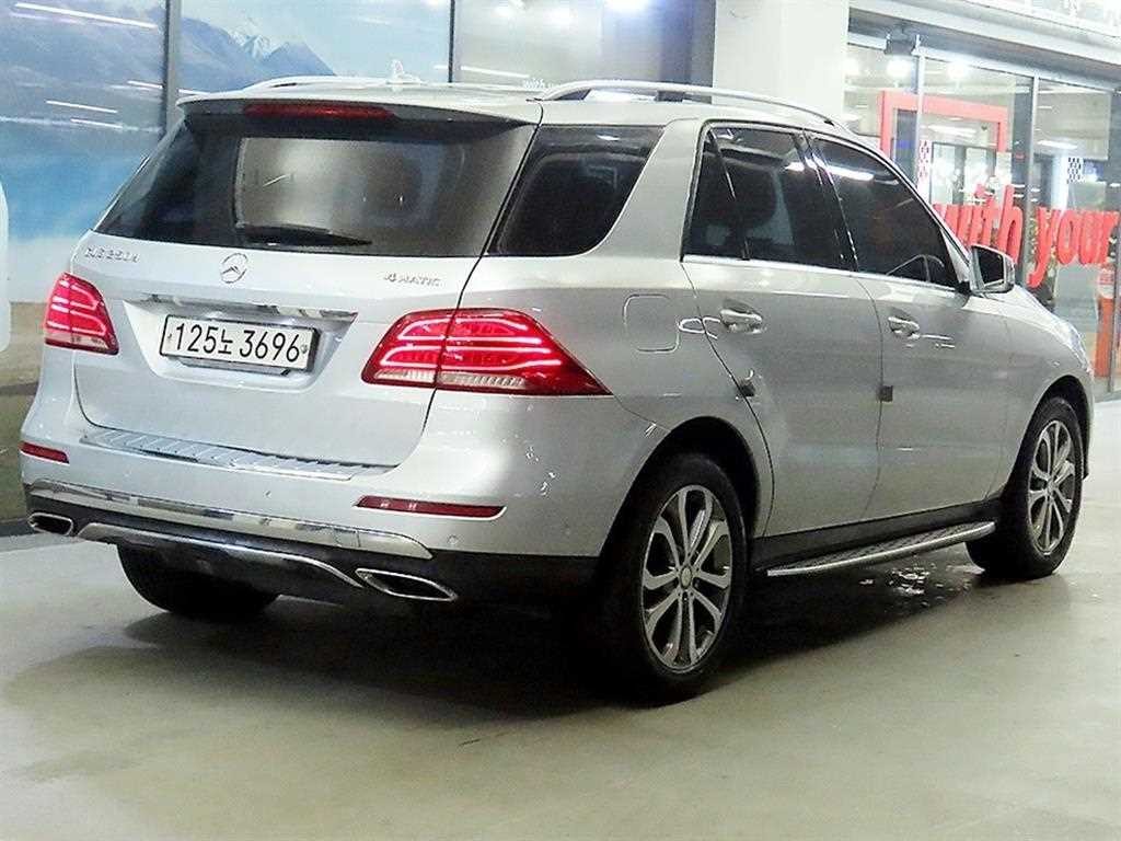 벤츠 GLE 클래스 GLE 클래스 W166 GLE 250 d 4MATIC 이미지 4