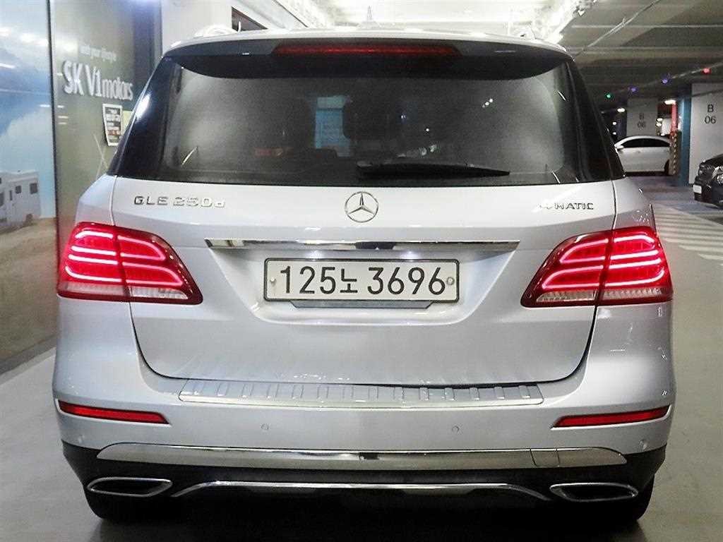벤츠 GLE 클래스 GLE 클래스 W166 GLE 250 d 4MATIC 이미지 5