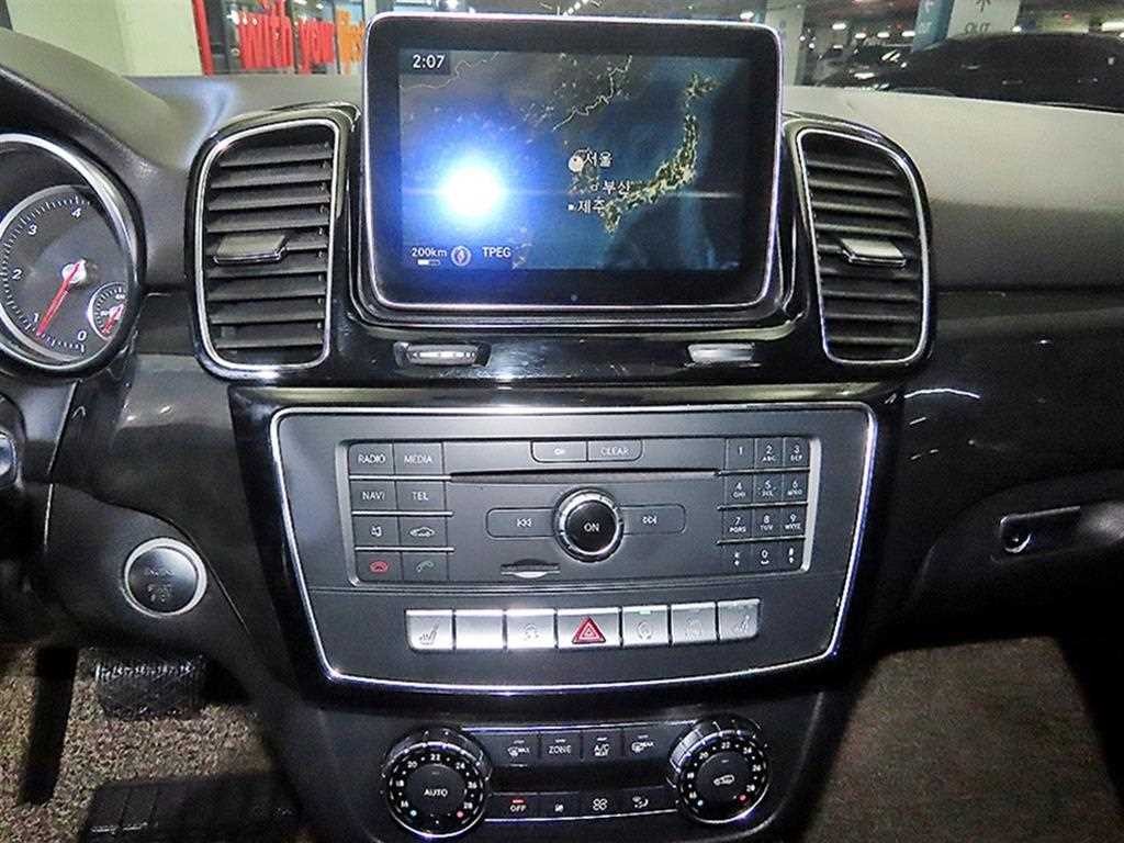 벤츠 GLE 클래스 GLE 클래스 W166 GLE 250 d 4MATIC 이미지 9