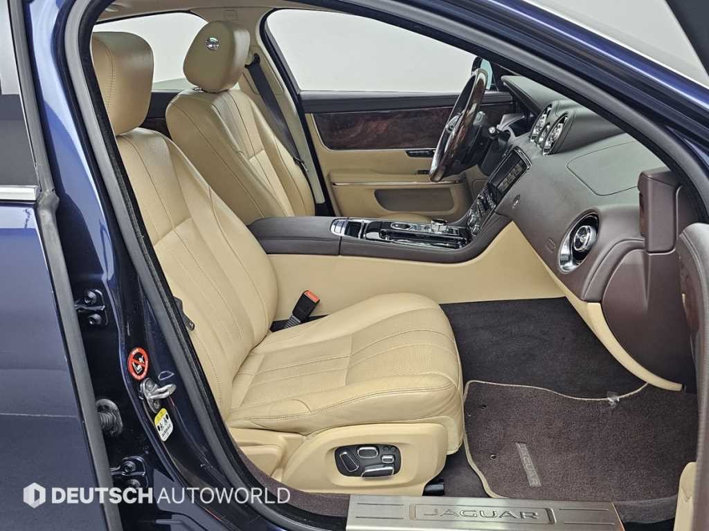 재규어 XJ XJ (X351) 3.0D 프리미엄 럭셔리 SWB 이미지 10