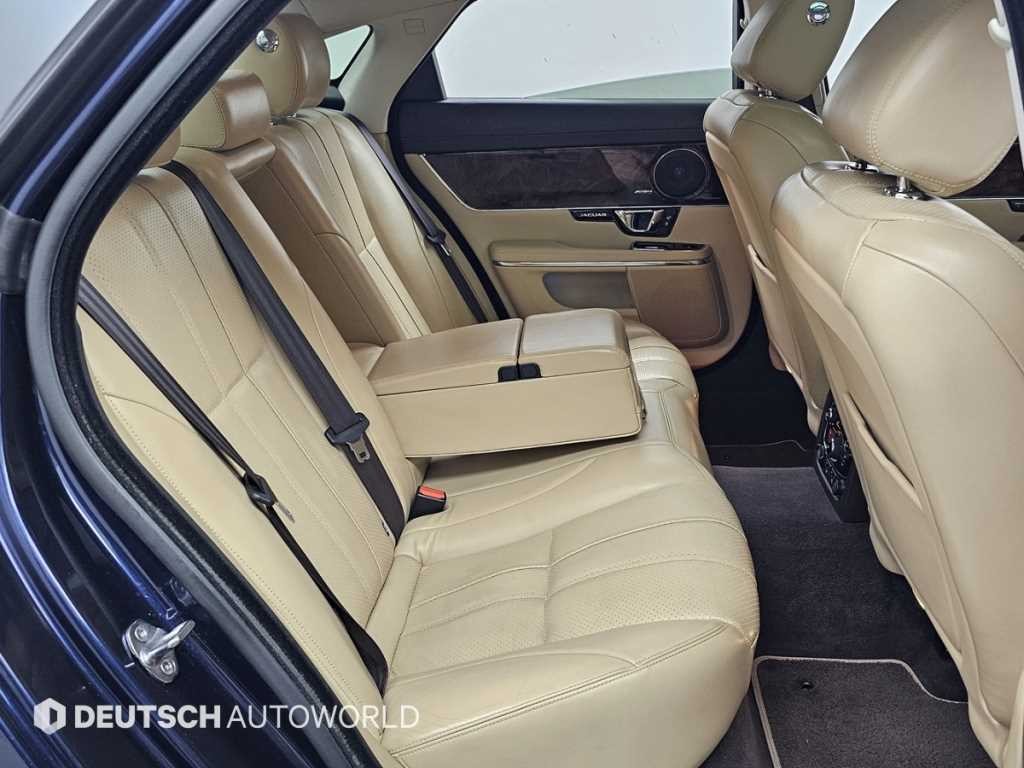 재규어 XJ XJ (X351) 3.0D 프리미엄 럭셔리 SWB 이미지 12