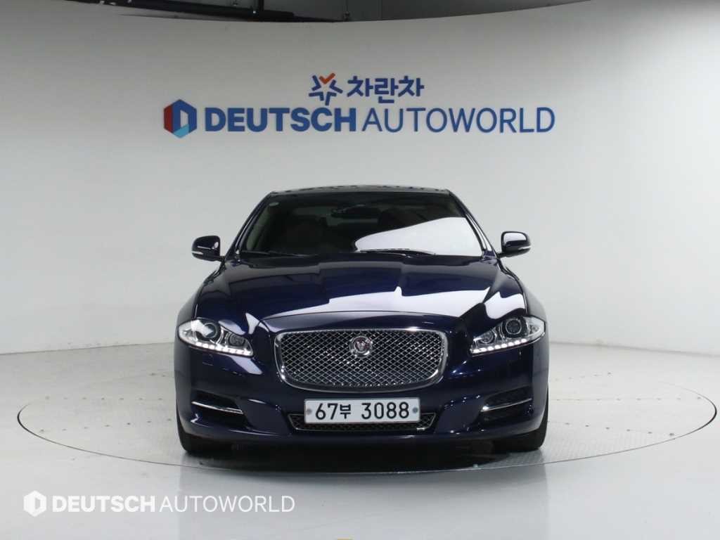 재규어 XJ XJ (X351) 3.0D 프리미엄 럭셔리 SWB 이미지 3
