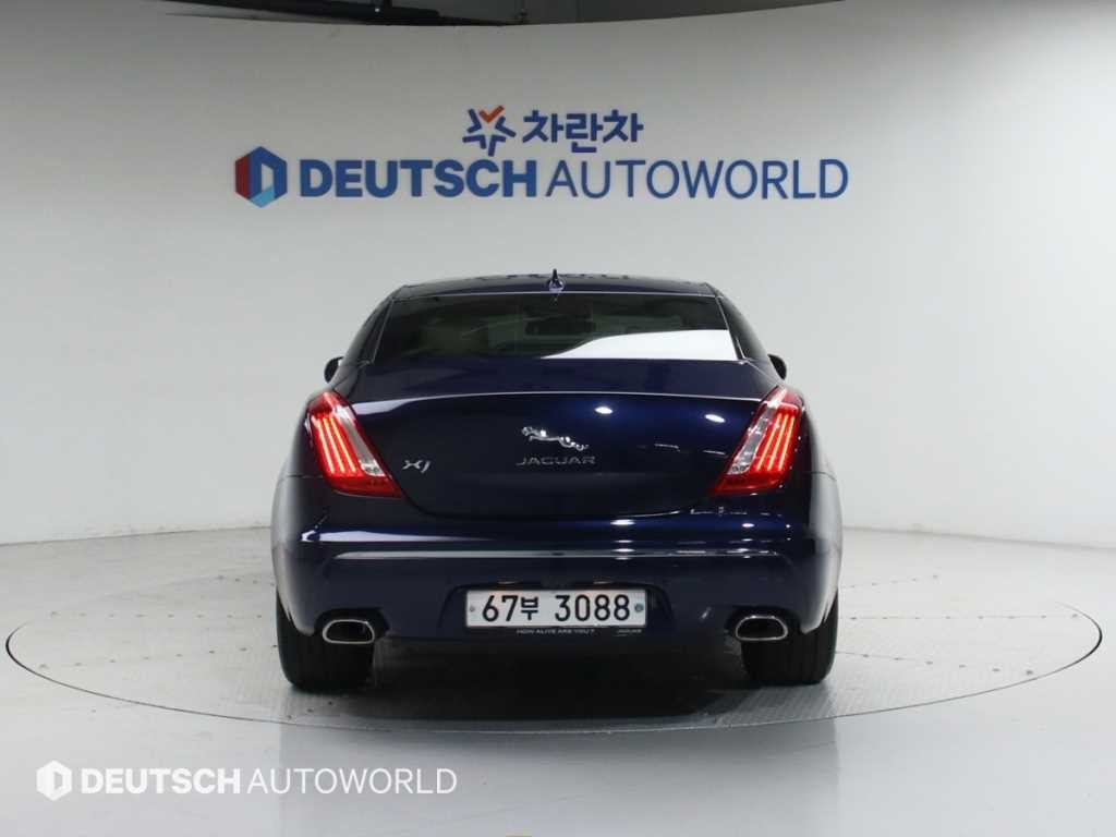 재규어 XJ XJ (X351) 3.0D 프리미엄 럭셔리 SWB 이미지 4