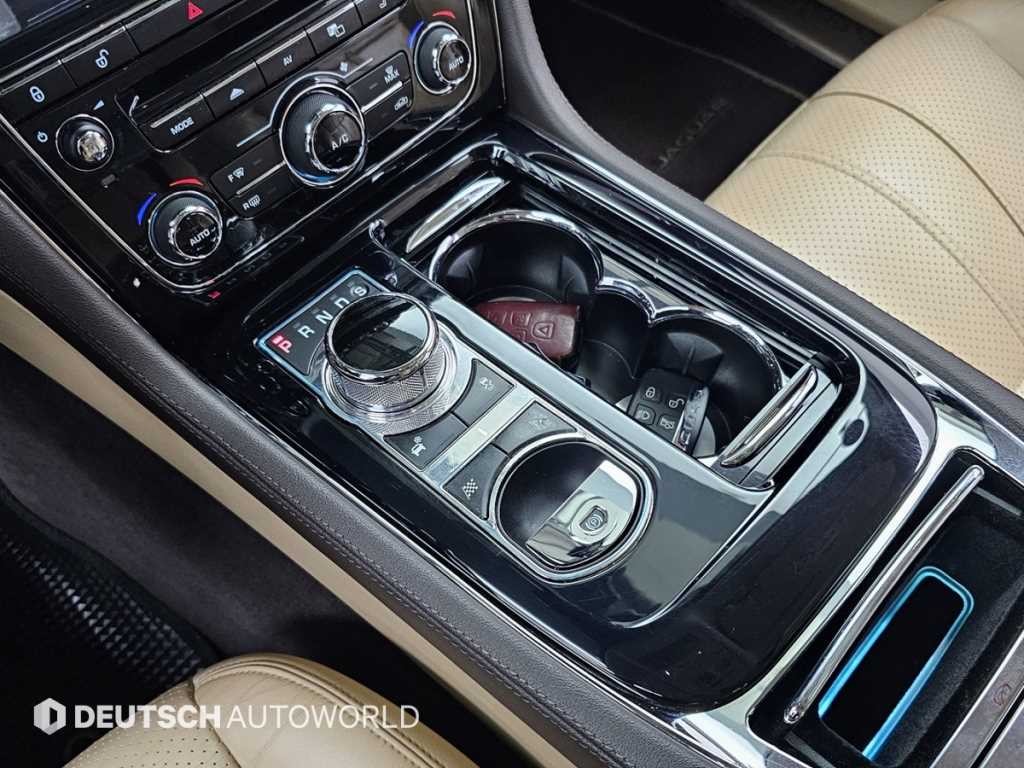 재규어 XJ XJ (X351) 3.0D 프리미엄 럭셔리 SWB 이미지 9