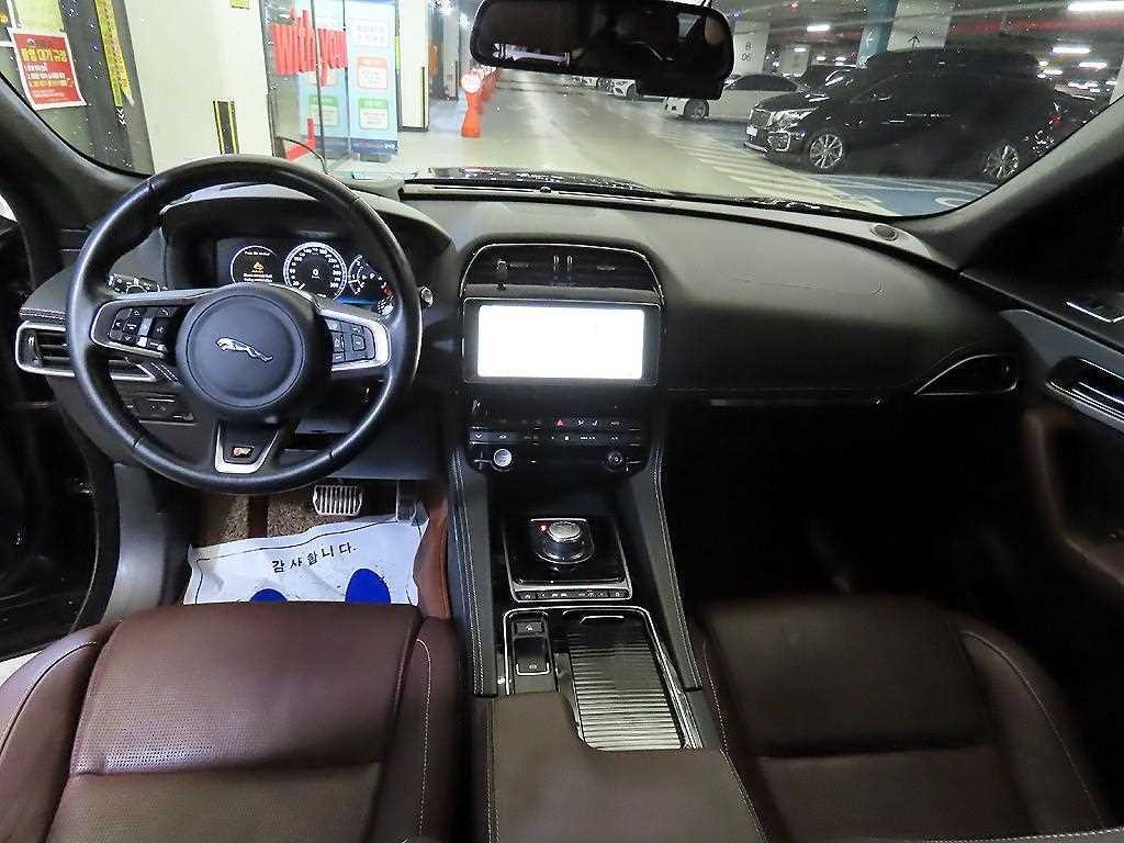 재규어 F-PACE 30d S 이미지 10
