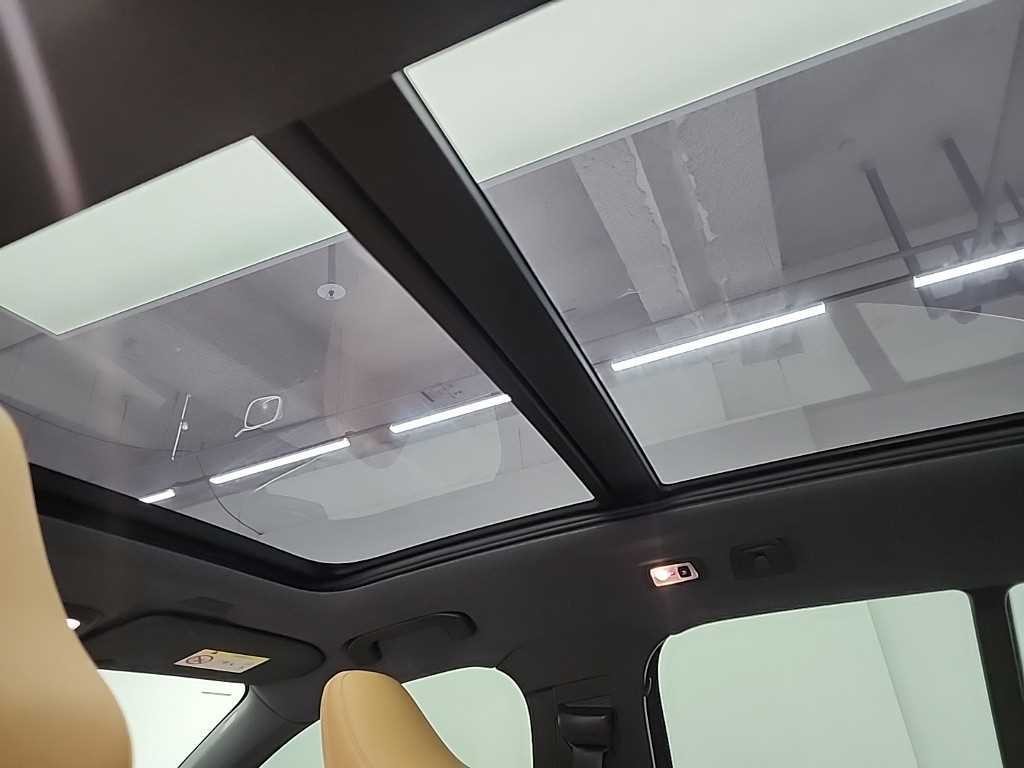 볼보 XC40 T4 4WD 모멘텀 이미지 15