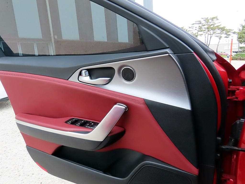 기아 스팅어 가솔린 2.0 터보 2WD 플래티넘 이미지 11