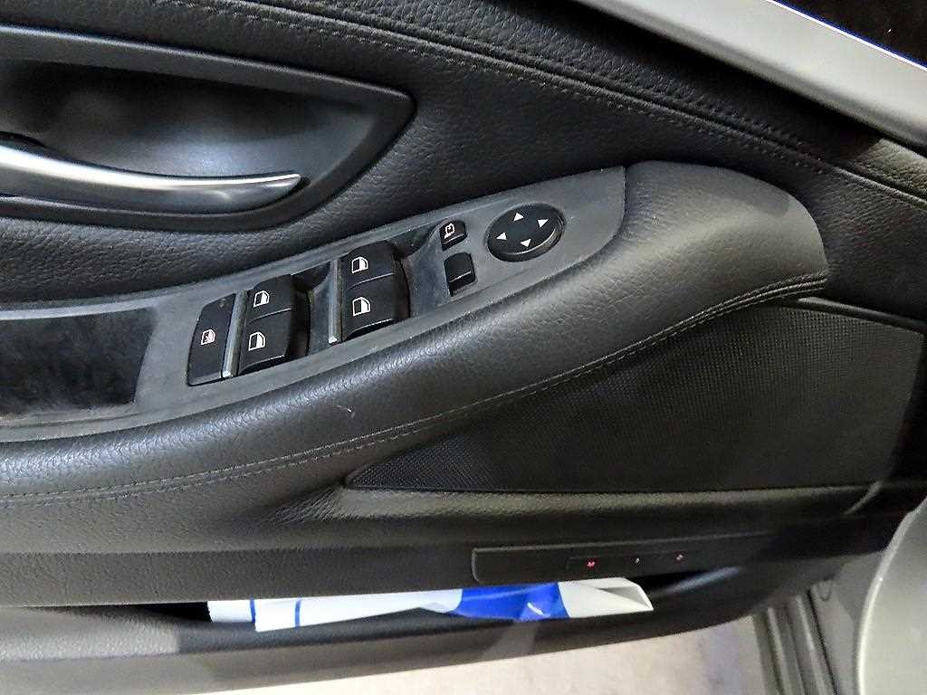 BMW 5시리즈 5시리즈 (F10) 520d 이미지 13