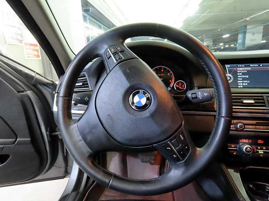 BMW 5시리즈 5시리즈 (F10) 520d 이미지 8