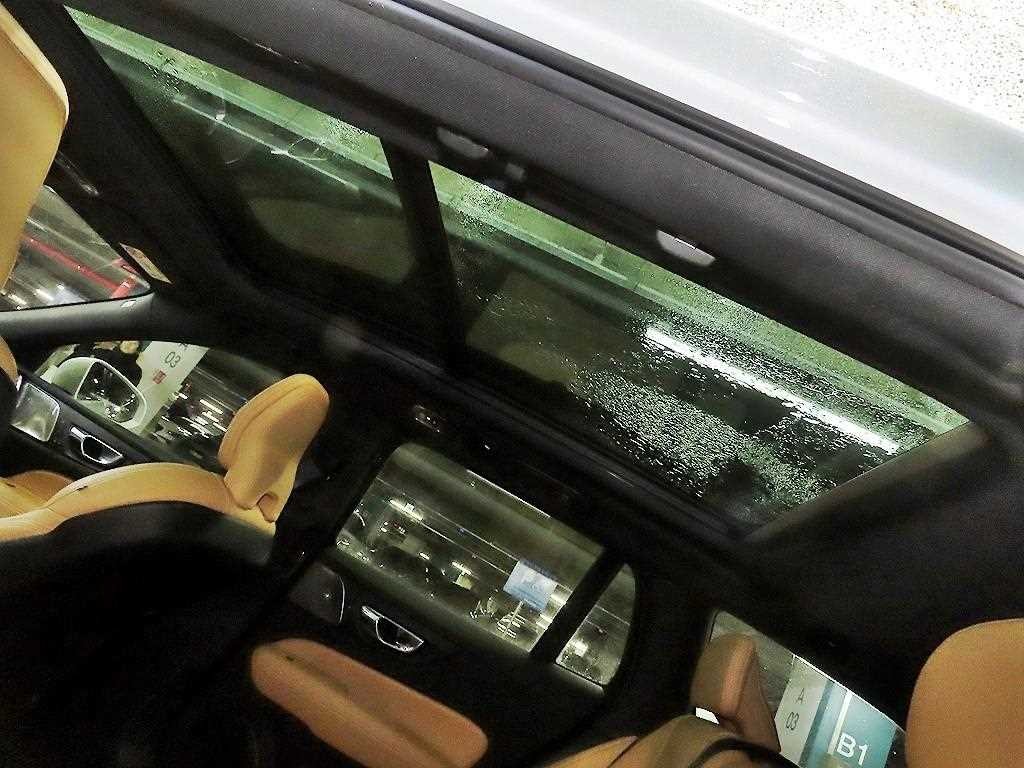 볼보 V60 V60 크로스 컨트리 2세대 2.0 T5 프로 AWD 이미지 16
