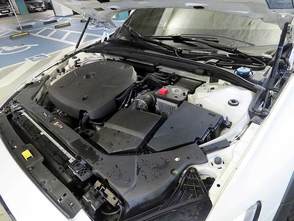 볼보 V60 V60 크로스 컨트리 2세대 2.0 T5 프로 AWD 이미지 19