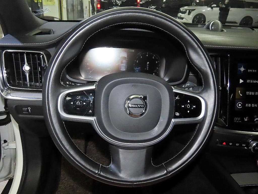 볼보 V60 V60 크로스 컨트리 2세대 2.0 T5 프로 AWD 이미지 8