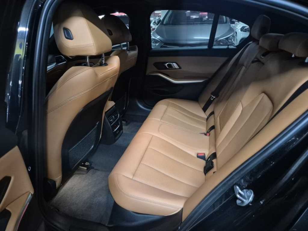BMW 3시리즈 3시리즈 (G20) 320i M 스포츠 이미지 7