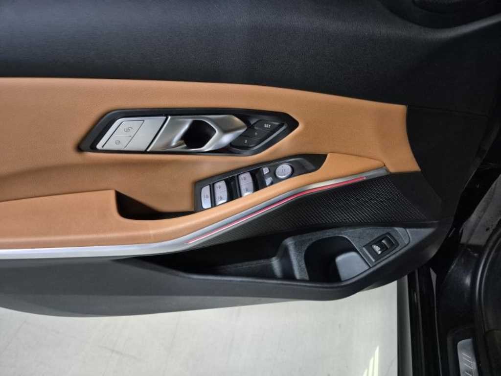 BMW 3시리즈 3시리즈 (G20) 320i M 스포츠 이미지 9