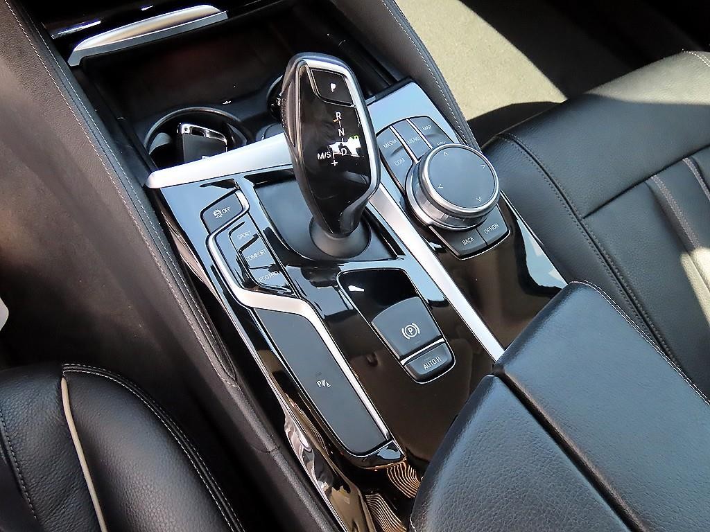 BMW 5시리즈 5시리즈 (G30) 520i 럭셔리 이미지 11